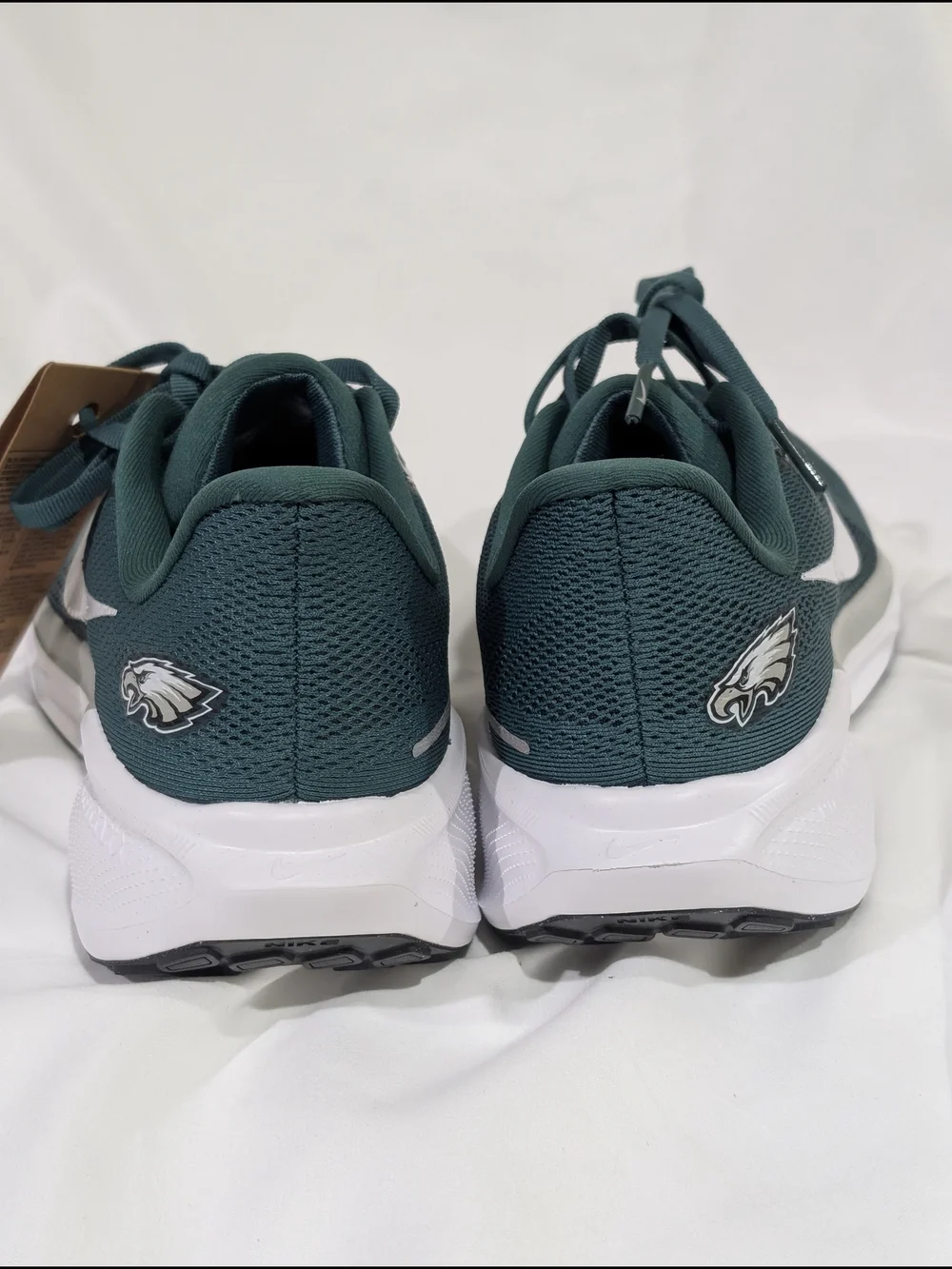 New Nike Men's Green Zoom Running Shoes with Philadelphia Eagles Logo